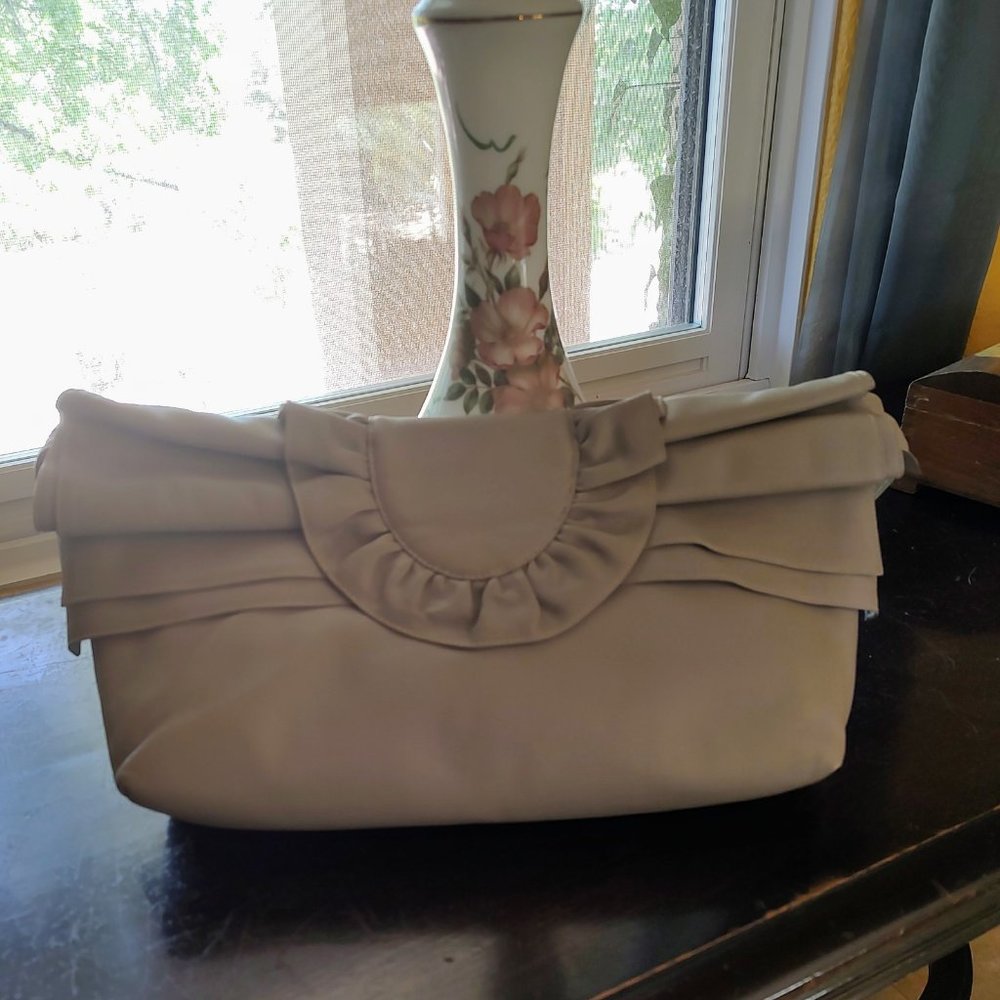Vintage Susan Gail grey leather clutch with strap options. Excellent condition. - Picture 10 of 14
